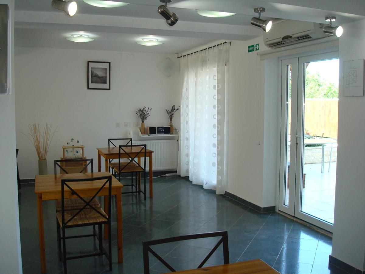 Pension Oasis Costinesti Bagian luar foto